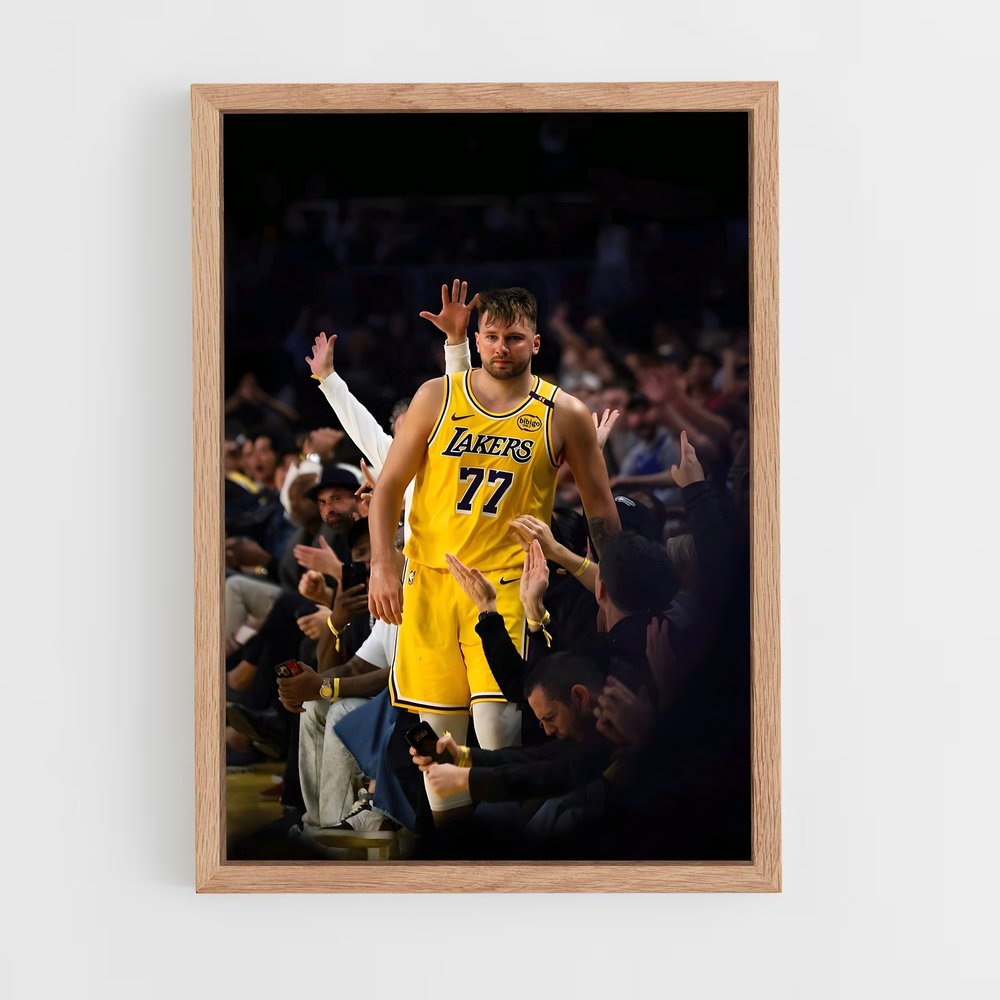 Poster Luka en Jaune – affiche Basketball (vue 4)